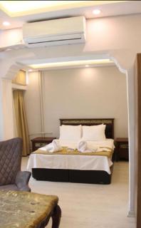 Class Hotel - - 4