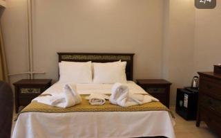 Class Hotel - - 5