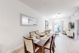 Luxury 4 BR Den w Private Pool close to Disney Golf Clubs Pet Friendly - 1