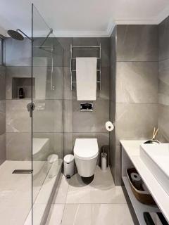 Modern Studio in Sea Point - 9