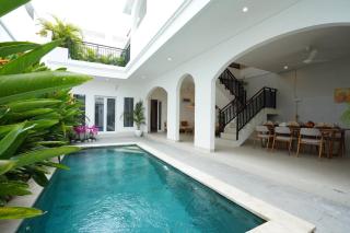 9 mins to Canggu Beach, 4 Bed Pool Villa - 9