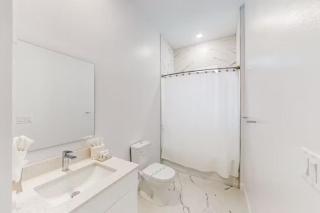 Luxury 4 BR Den w Private Pool close to Disney Golf Clubs Pet Friendly - 4