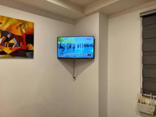 Air Conditioned Studio Unit in Megatower 4 - 9