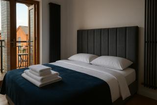 Balcony Street View 1-Bed Apt- Central Liverpool - Liverpool - 1