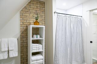 Charming Historic Upper | Walk to Downtown, Lakes - 4