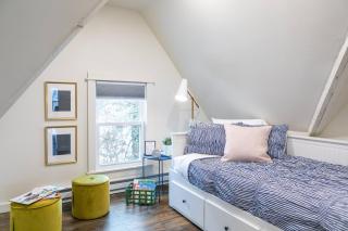 Charming Historic Upper | Walk to Downtown, Lakes - 4