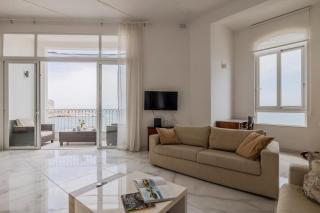 Bright 3BR with Sea Views in Central Sliema - Sliema - 1