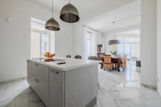 Bright 3BR with Sea Views in Central Sliema - Sliema - 8