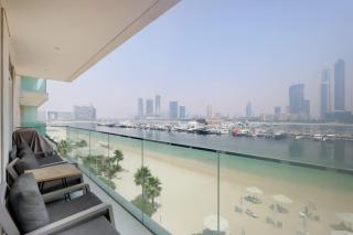 Livbnb - Chic 1BR, Beachfront & Marina Views - 0