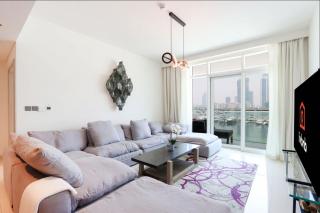 Beachfront 1BR with Marina & City Views - 0