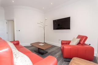 Luxury 1 bedroom top floor apartment - 9