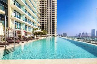 Beachfront 1BR with Marina & City Views - 4