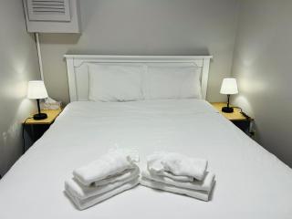 Lee's Ocean Peek B & B - 1