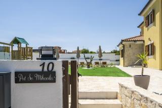 Beautiful Villa Rustica with pool - Vrana - 5