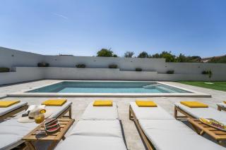 Beautiful Villa Rustica with pool - Vrana - 1