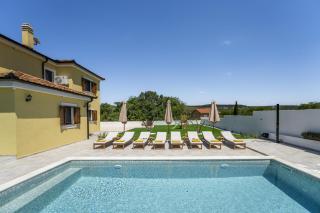 Beautiful Villa Rustica with pool - Vrana - 3