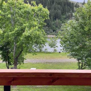 Chalet Retreat on Spectacle Lake - Loomis - 5