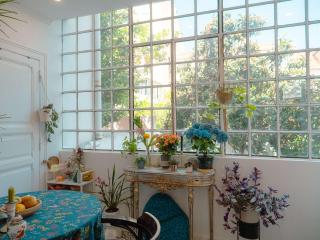 Charming 1BR with Terrace Praça das flores | By Airnest - Lissabon - 7