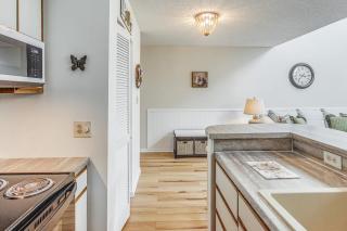 Close to Golfing and Beaches Little River Retreat! - Little River - 2