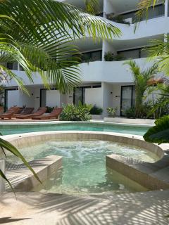Your Ideal Retreat GF Oasis with Pool Access for 3 - Tulum - 0