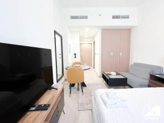 Charming Studio with Balcony in Azizi Riviera - 7