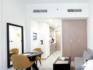 Charming Studio with Balcony in Azizi Riviera - 6