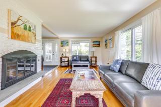 3 Mi to Cape Cod Bay Marshfield Home with Balcony! - Marshfield - 7
