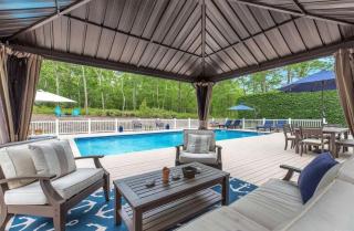 Red Creek Manor by RoveTravel Family 4BR w Grill & Pool - Hampton Bays - 0