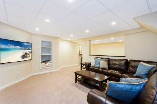 Red Creek Manor by RoveTravel Family 4BR w Grill & Pool - Hampton Bays - 2