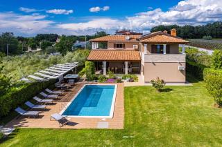 Villa Roza in Central Istria with whirlpool and playground for kids - pet friendly - 0