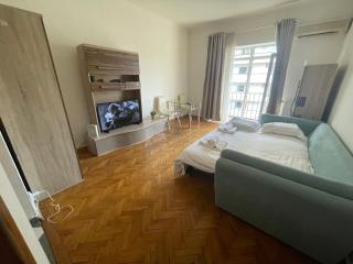 Skyline Stay Central Studio with a View to Remember - Bucarest - 9