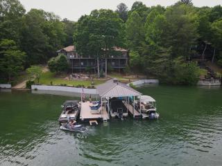 Blue Ridge Lakeside Chateau Lakefront 6000 SQ FT - Private Dock, Hot Tub, Fire Pit, Game Rooms, Exercise Room, Lake Blue Ridge - - Blue Ridge - 8