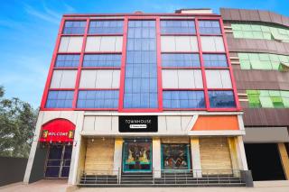 Super Townhouse Butler Road Near Maripur Chowk - 5