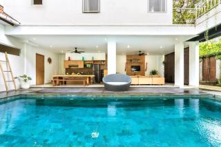 Beautiful villas - Right by the beach - Seminyak - Badung - 8