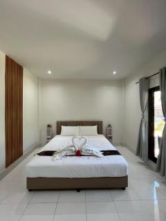J&B House - Nai Yang Beach - 9
