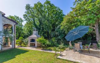 2 Bedroom Gorgeous Apartment In Medulin - 2