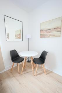 Skyline Luxe Haven Studio - Easy Access to NYC - 3