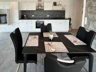 Hotel und Ferienwohnungen Nebauer - - 4