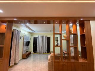 Eeshu Stays - Hyderabad - 0