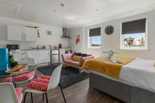 City Centre Studio Apartments - Baxter Apartment - Short Stays UK Ltd - 3