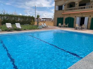 Gorgeous Beachfront House in Sidi Krir - Dawwār Ḩalīs - 0