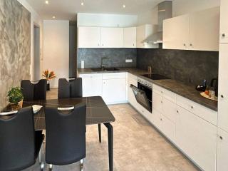 Hotel und Ferienwohnungen Nebauer Apartment 4 und 8 - - 3