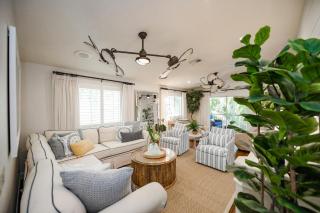 AMI Peppertree Paradise - Cozy Updated Home wHeated Pool on North End of Island 2 Houses to Beach - Anna Maria - 8
