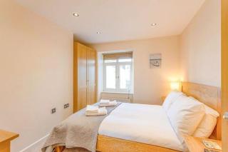 Anzac Lookout Central Brixham Retreat with Stunning Views - 4