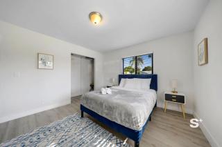 Lakeworth 2 Bedroom Home with Jacuzzi, Yard & Free Parking - Hypoluxo - 5