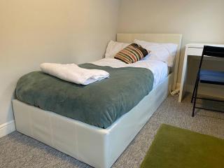 Cozy guest room. - 4