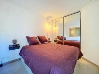 Residence Piscine -4 couchages -1 chambre- parking - Golfe-Juan - 8