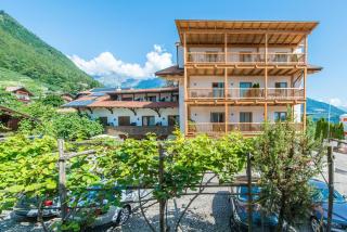 Eco Bnb & Apartments Bründlerhof - Marling - 0
