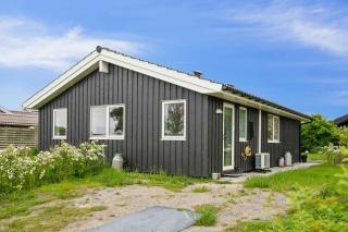 Cosy Summerhouse Near The Waterfront - Strøby - 8