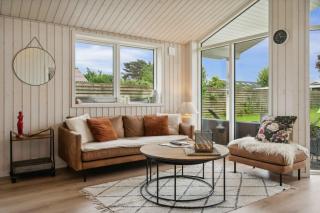 Cosy Summerhouse Near The Waterfront - Strøby - 7
